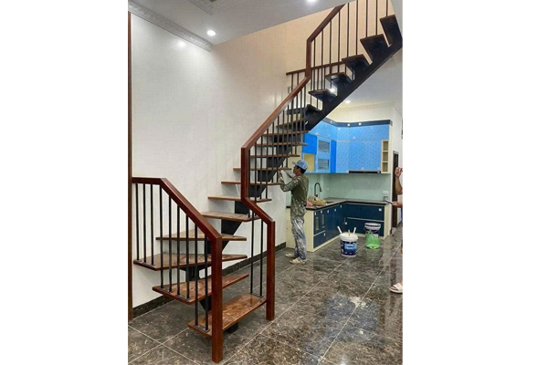 l&agrave;m cầu thang sắt bạc li&ecirc;u