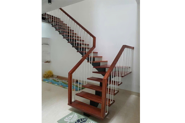 l&agrave;m cầu thang sắt đồng th&aacute;p