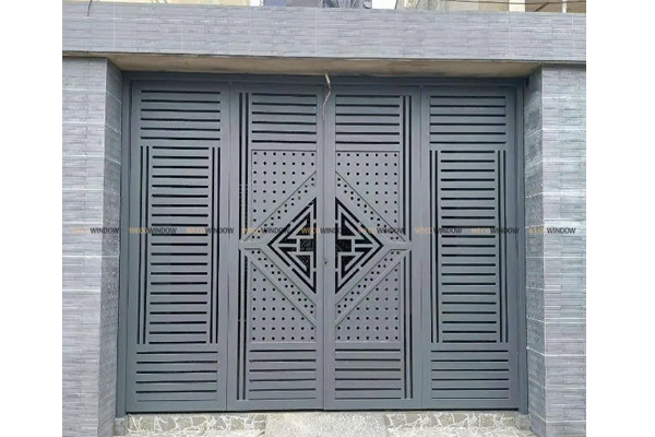 l&agrave;m cửa sắt tại quảng ninh