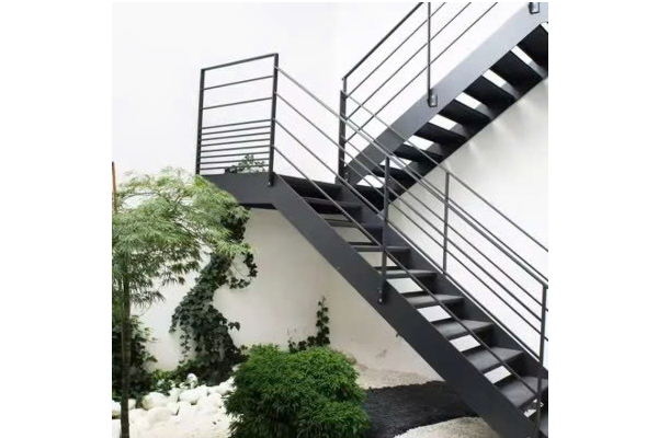 Làm cầu thang sắt Bắc Giang