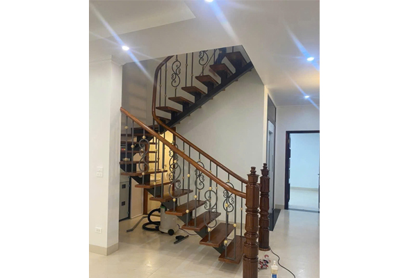 Làm cầu thang sắt Ninh Thuận