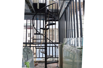 Lắp thang tại Tây Hồ, Hà Nội